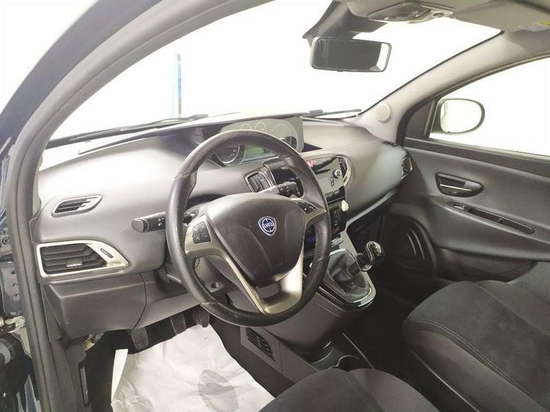 Lancia Ypsilon 1.2 8v Gold c/CL 69cv E6