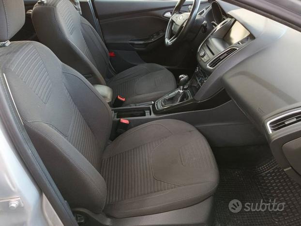 Ford Focus 1.5 tdci Titanium 120cv 5p