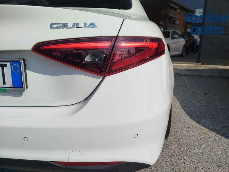 Alfa Romeo Giulia 2.2 Turbo AT8 150CV Business
