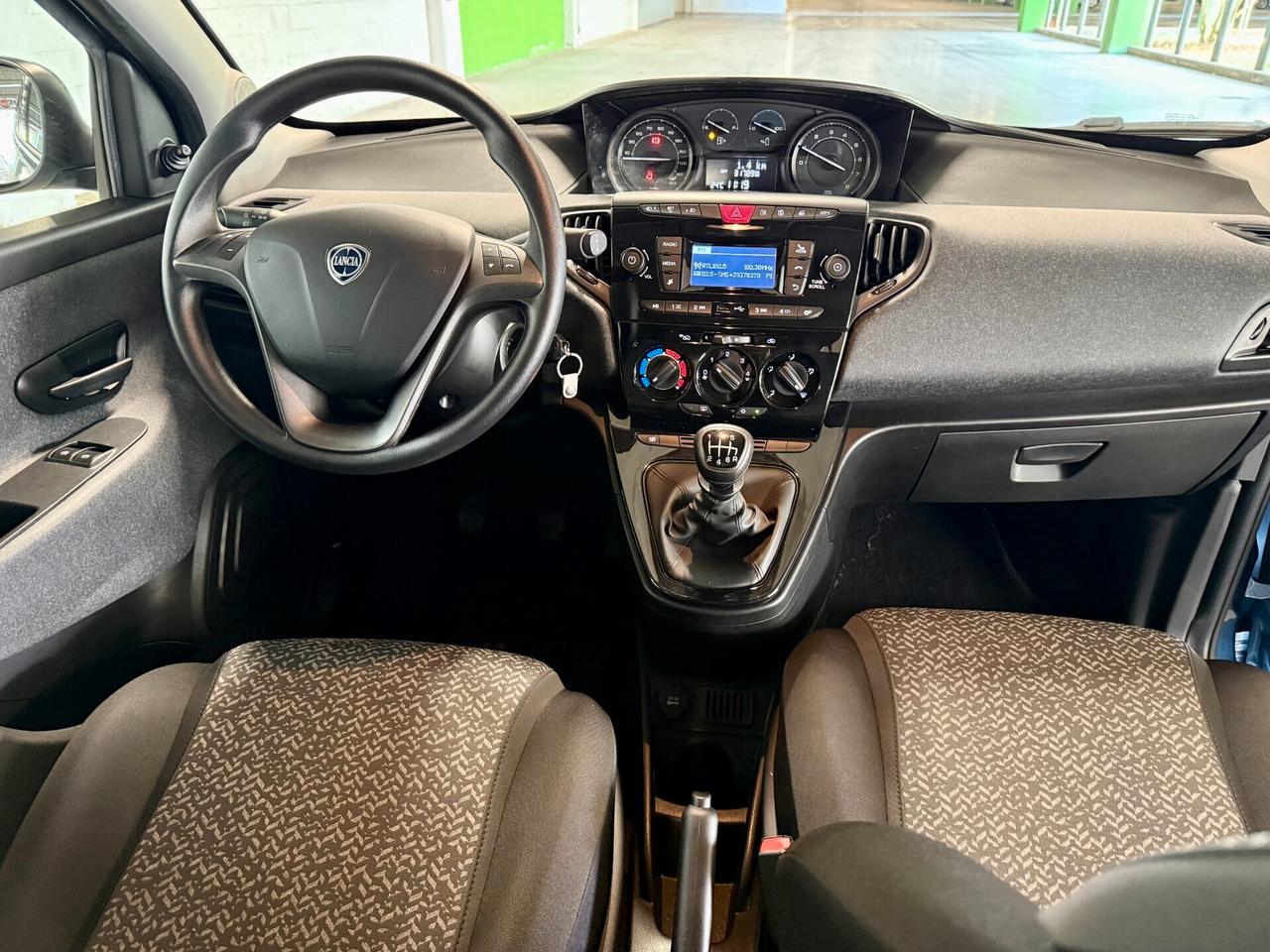 Lancia Ypsilon 1.0 FireFly 5 porte S&S Hybrid Silver