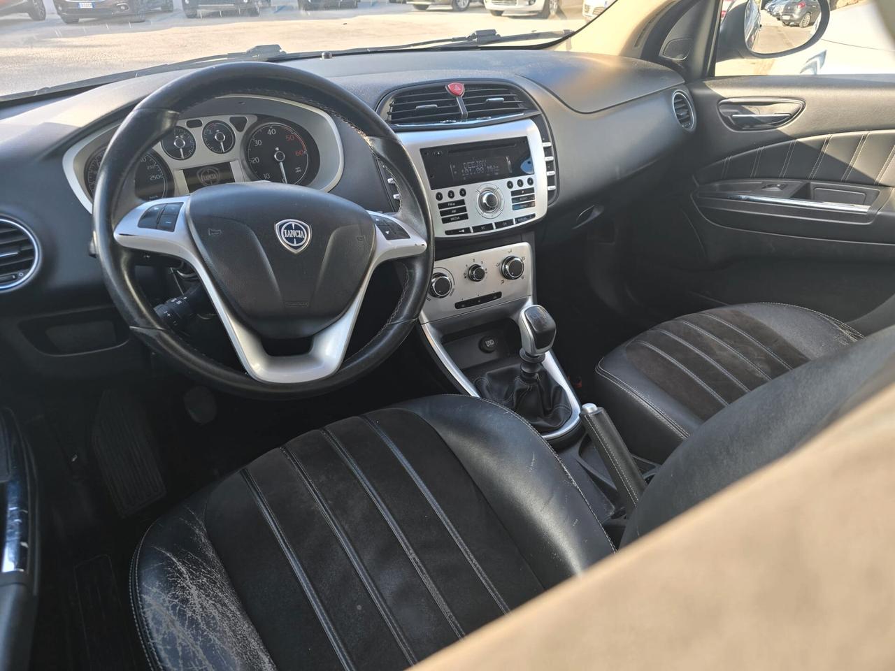 Lancia Delta 1.6 MJT DPF Silver