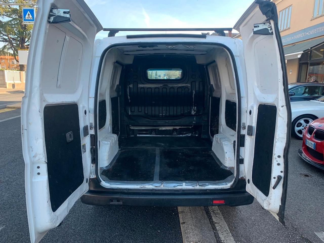 Nissan NV200 doppia porta laterale