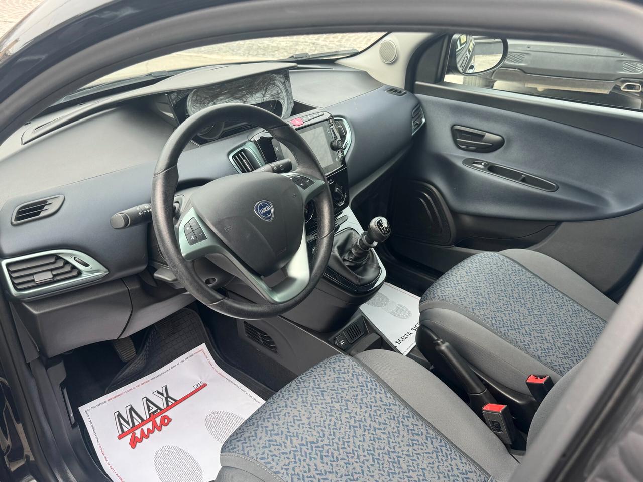 Lancia Ypsilon 1.0 FireFly 5 porte S&S Hybrid Gold Plus