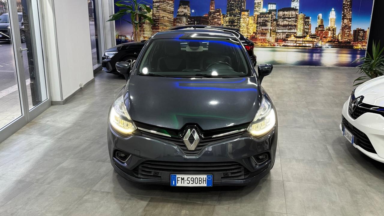 Renault Clio dCi 8V 90 CV 5 porte Moschino Intens