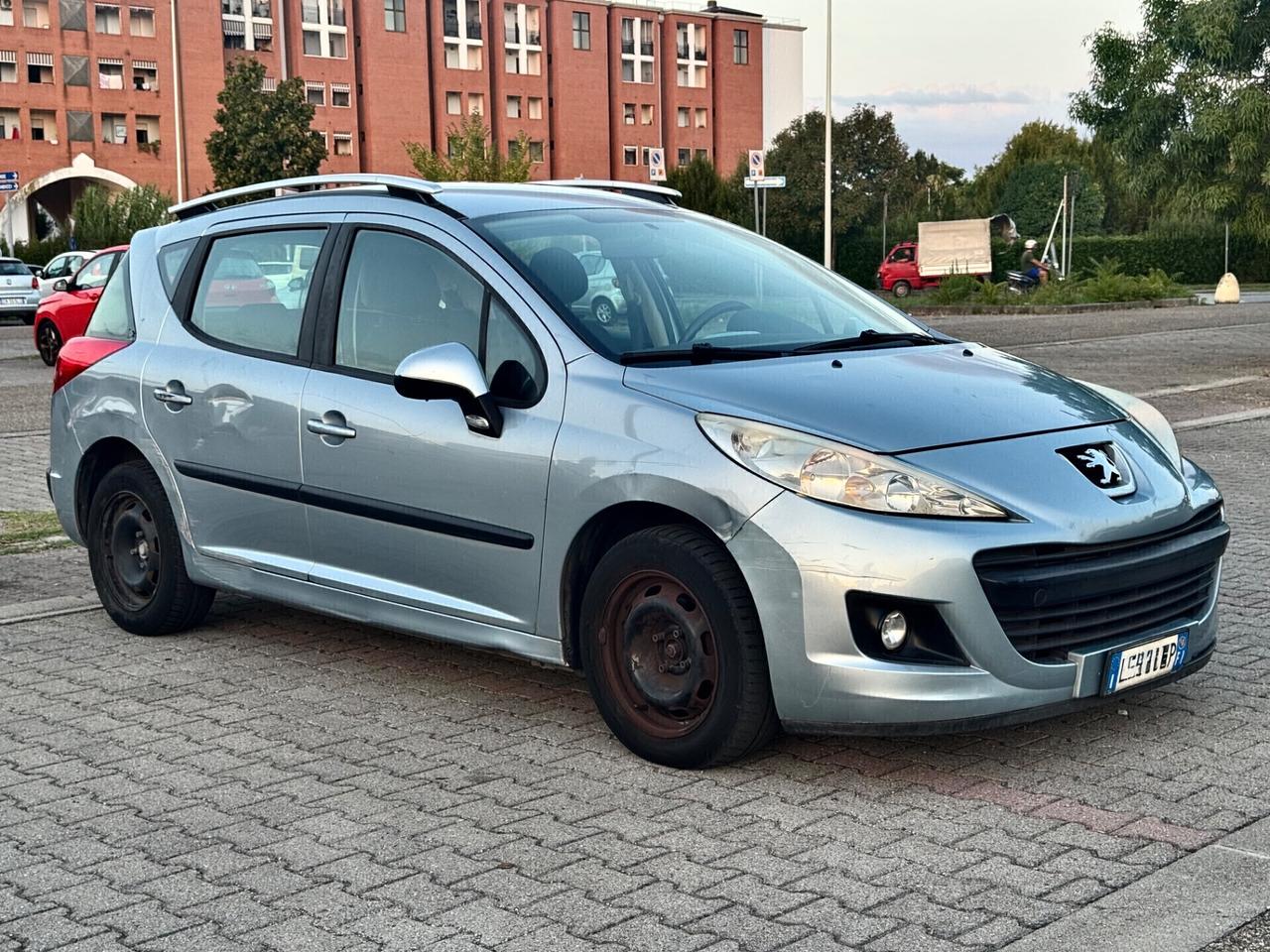Peugeot 207 1.4 VTi 95CV SW 61.000km 2010