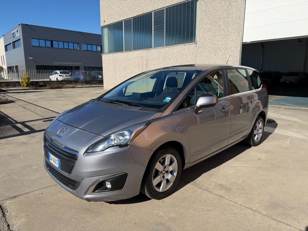 Peugeot 5008 1.6 HDi 115CV Business