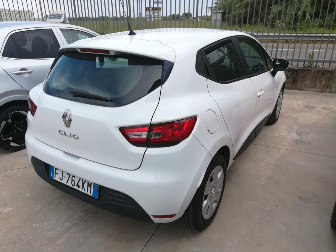 Renault Clio 1.2 75CV 5 P . OK NEOPATENTATI
