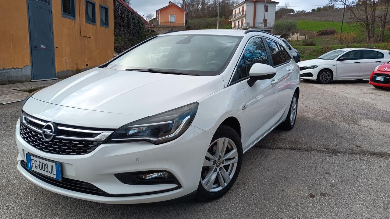 Opel Astra 1.6 diesel anno 2016 pari al nuovo. NAVIGATORE