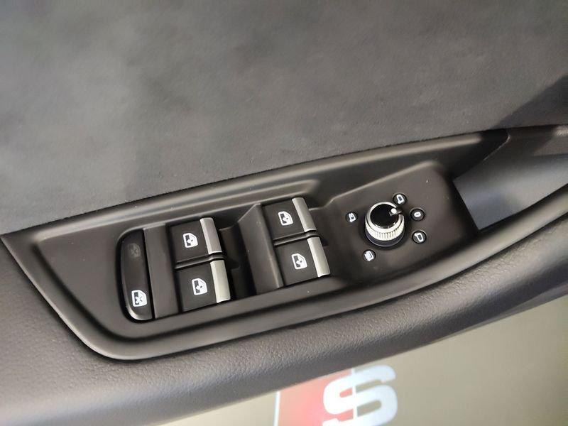 Audi A4 A4 Avant 40 TDI quattro S tronic S line edition