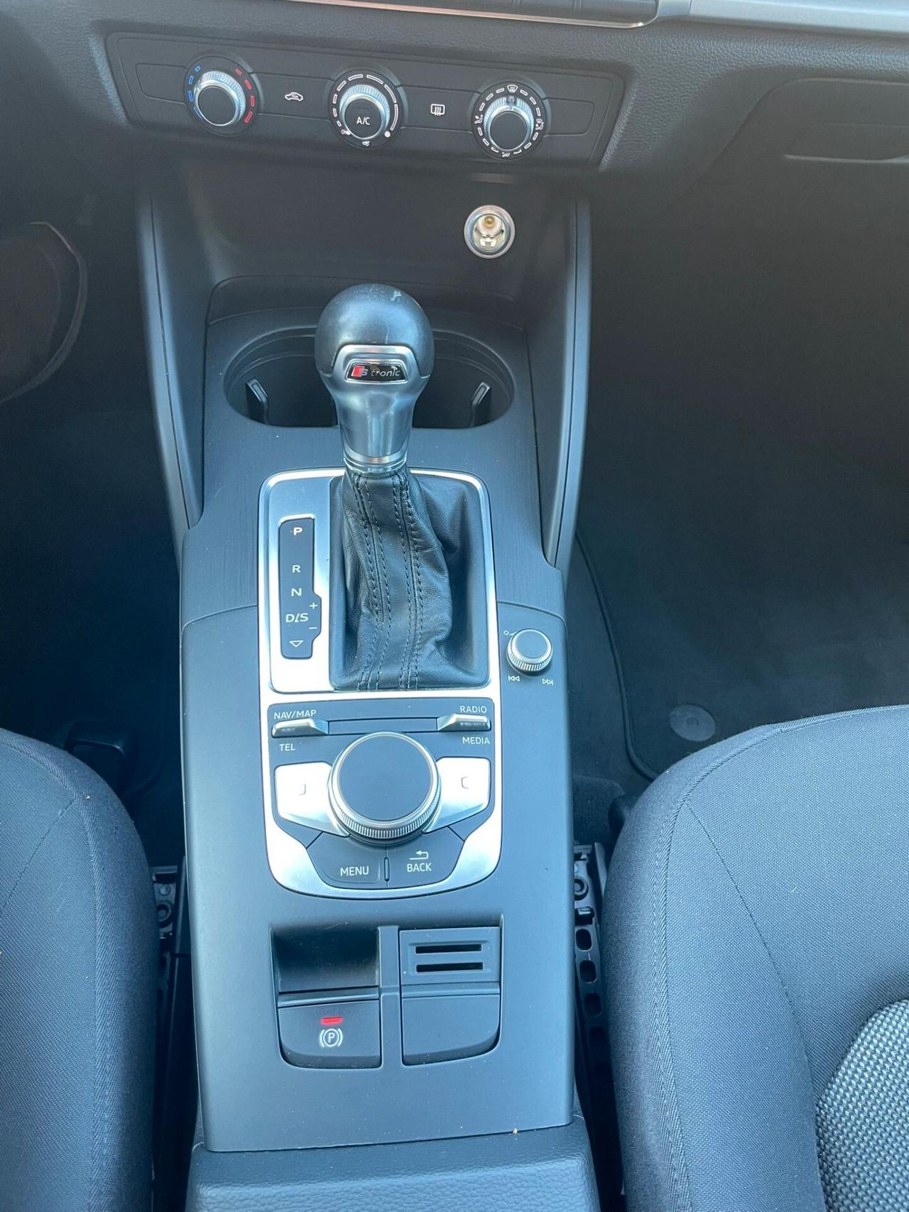 Audi A3 1.6 TDI 116 CV S tronic Sport ok neopatentati