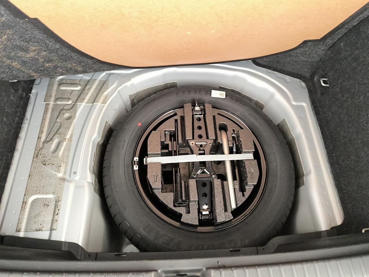 Skoda Kamiq 1.0 tsi black dots 115cv