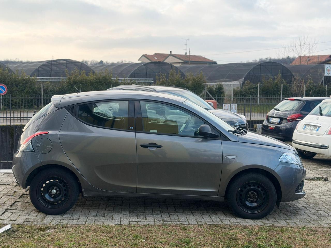 Lancia Ypsilon 1.2 69 CV 5 porte Platinum OTTIMA PER NEOPATENTATI