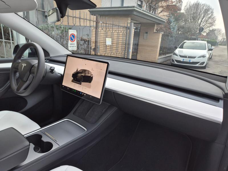 Tesla Model Y Long Range Dual Motor awd