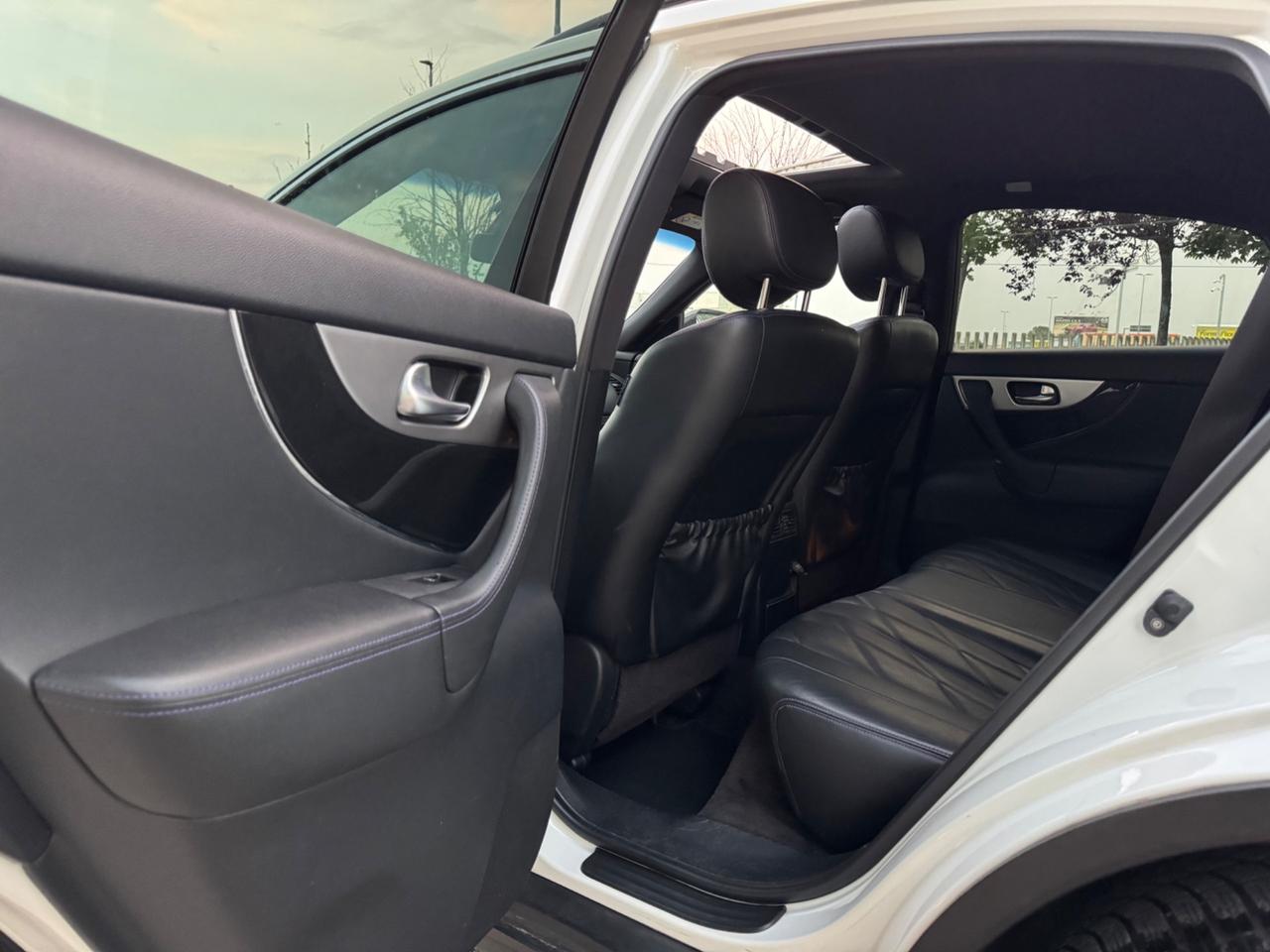 Infiniti QX70 S 3.0D V6 238cv Full