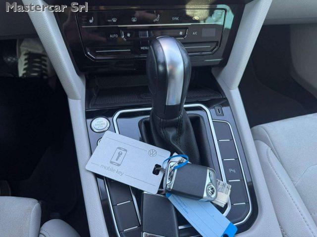 VOLKSWAGEN Passat Variant 2.0 TDI Executive 4motion 200cv DSG - GE693CC