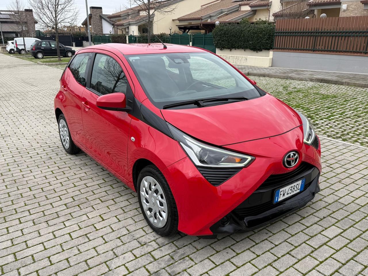 Toyota Aygo 1.0 AUTOMATICA 72 CV 5 porte x-play MMT