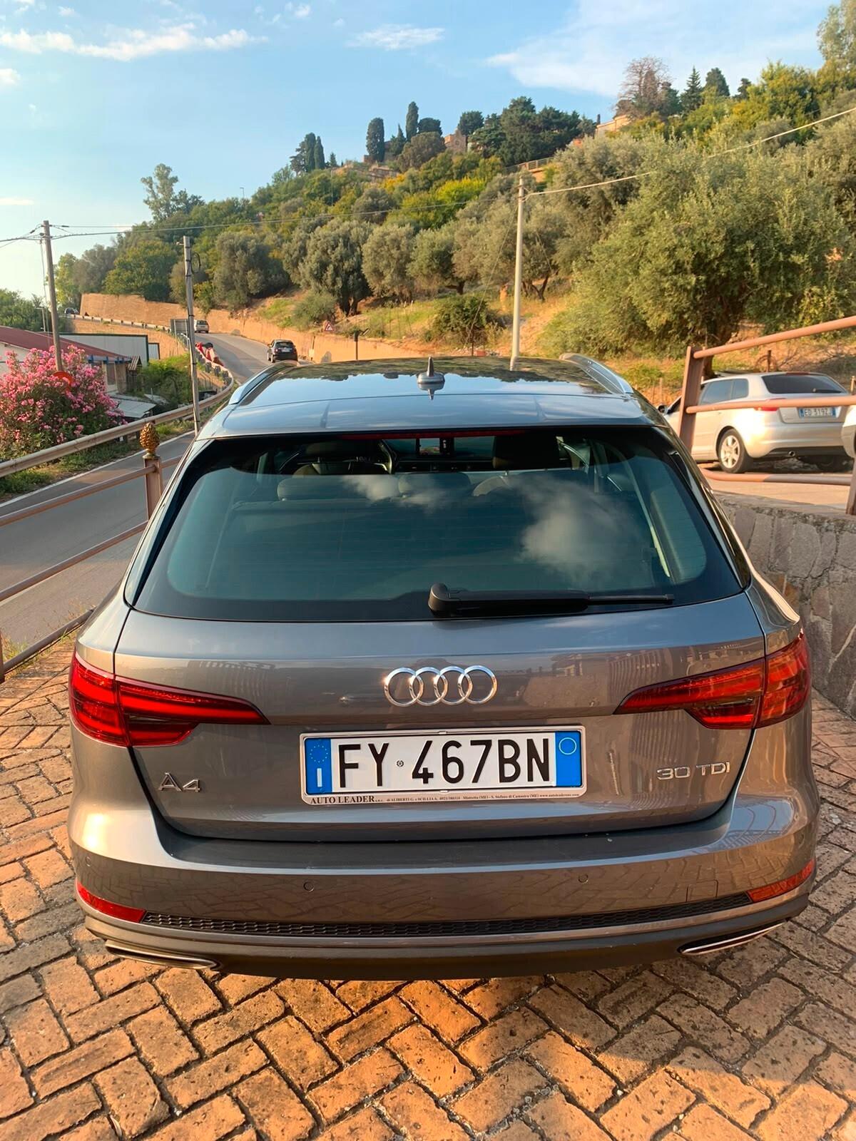 Audi A4 Avant 30 TDI S tronic Business