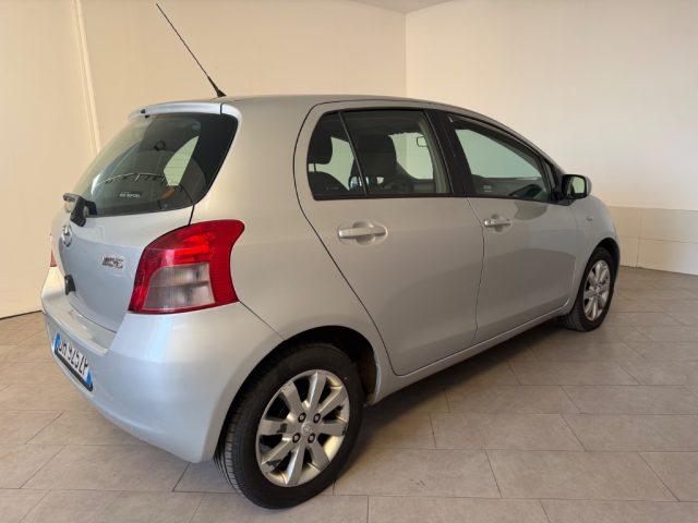 TOYOTA Yaris 1.3 5 porte M-MT Sol