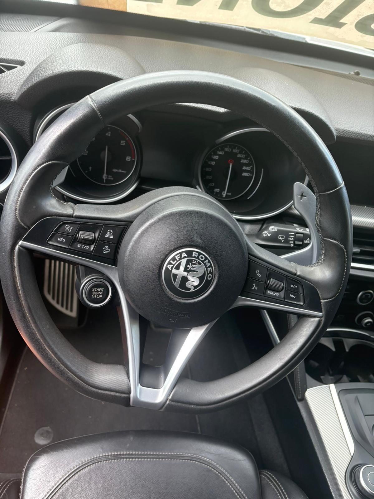 Alfa Romeo Stelvio 2.2 Turbodiesel 210 CV AT8 Q4 Executive