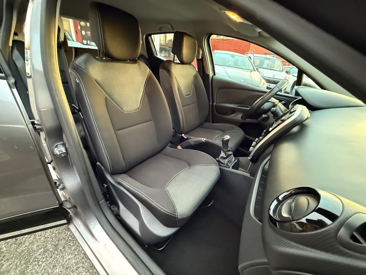 Clio 1.2 75CV -unipro-rate-neopatentati-garanzia