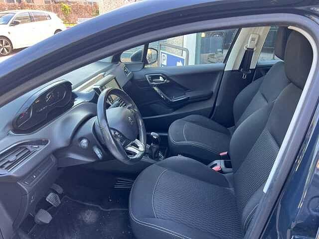 Peugeot 208 Allure Blue HDI 75