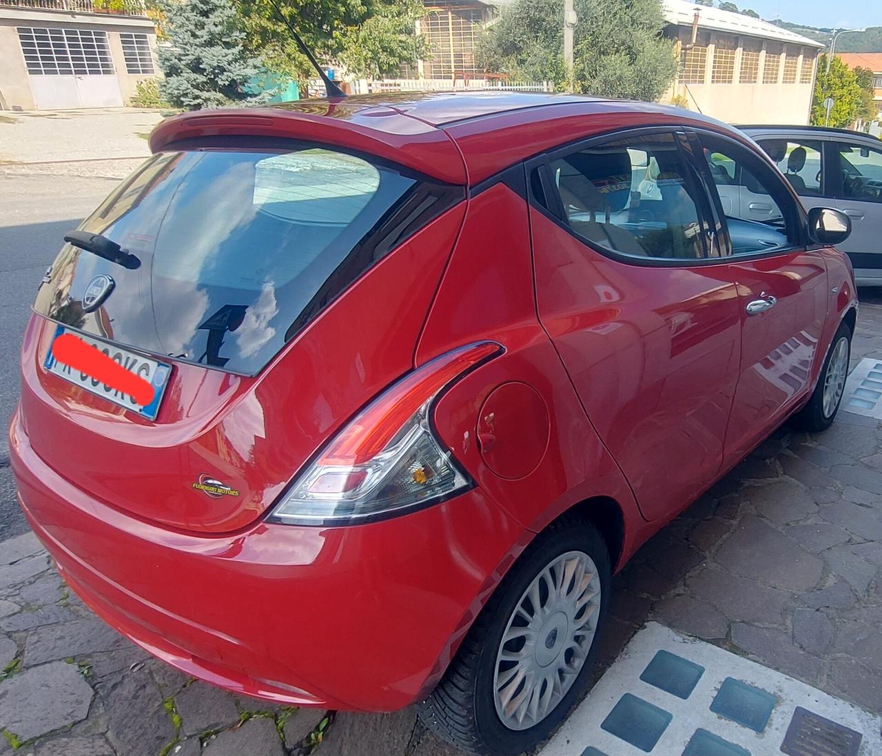 Lancia Ypsilon 1.2 69 CV 5 porte Silver