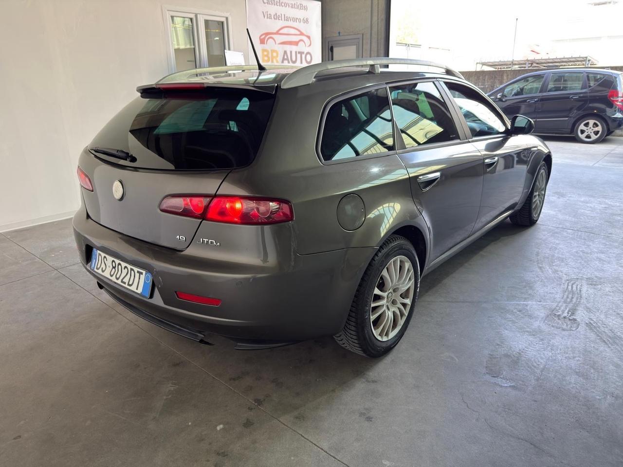 Alfa Romeo 159 1.9 JTDm 16V Sportwagon Distinctive