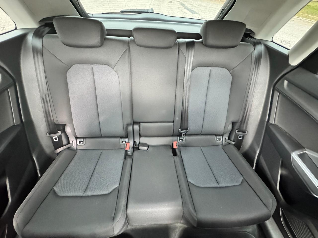 Audi Q3 35 TFSI 150cv S-line Matrix