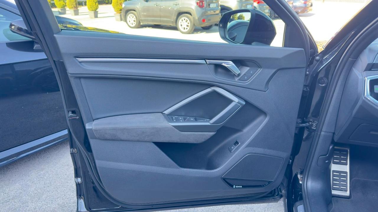 Audi Q3 RS SPB quattro S tronic/PRONTA CONSEGNA/TETTO/MATRIX/TELECAERA/SONOS/PROMO/