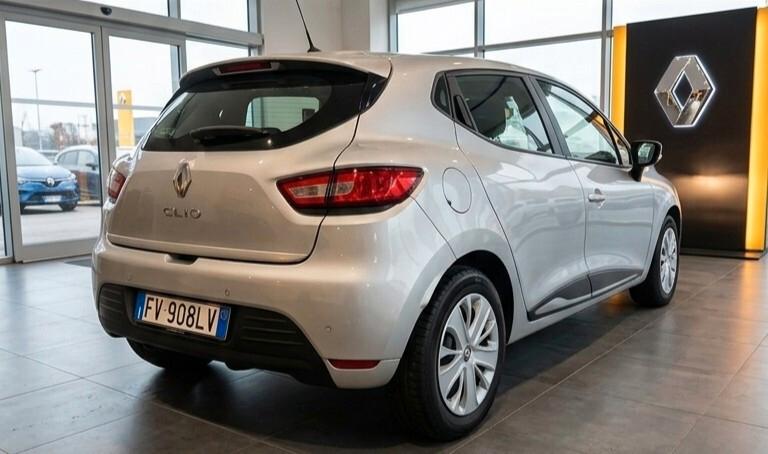 IN ARRIVO - Renault Clio dCi 8V 75 CV 5 porte Moschino Zen