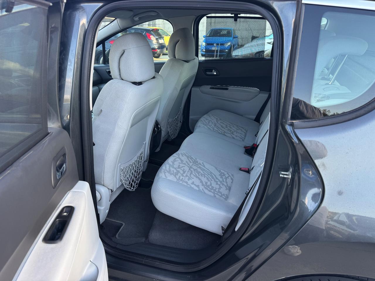Peugeot 3008 1.6 HDi 115CV Business