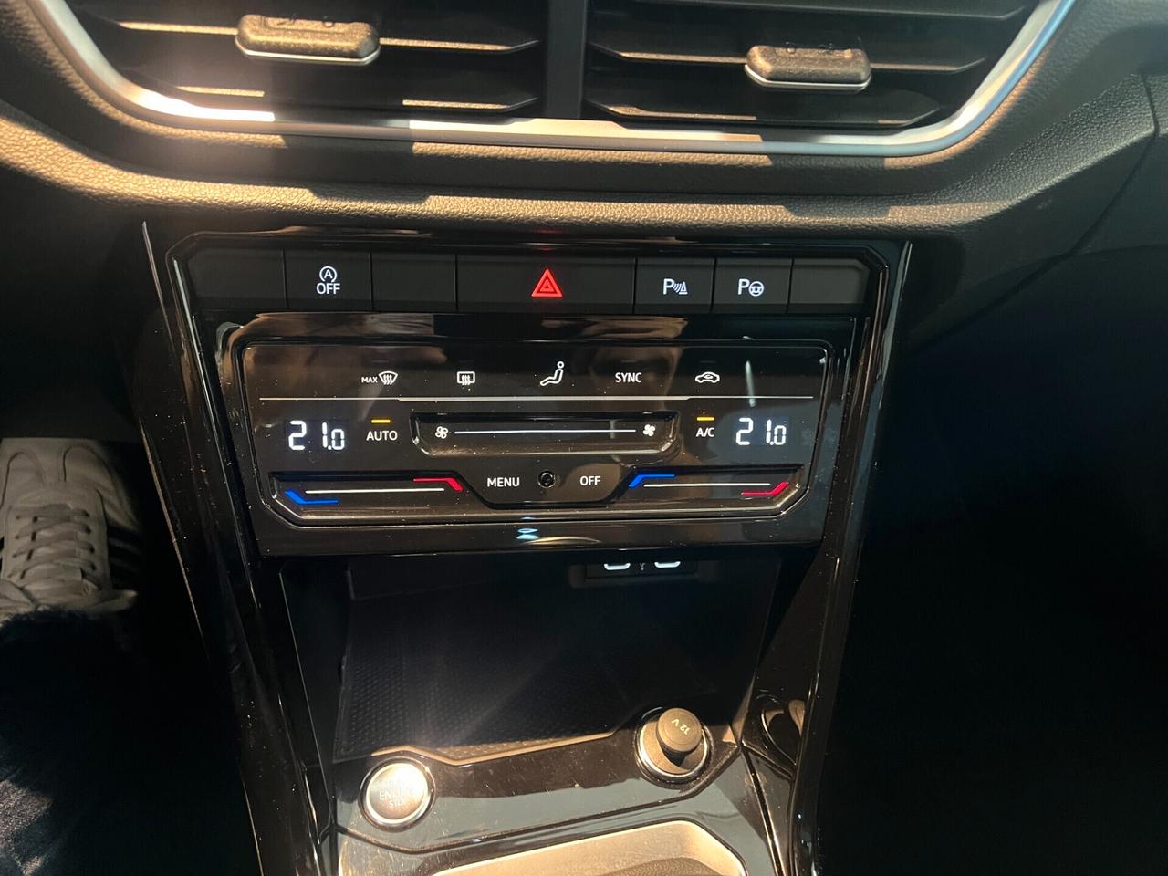 Volkswagen T-Roc 1.0 TSI R-Line +TECH PACK