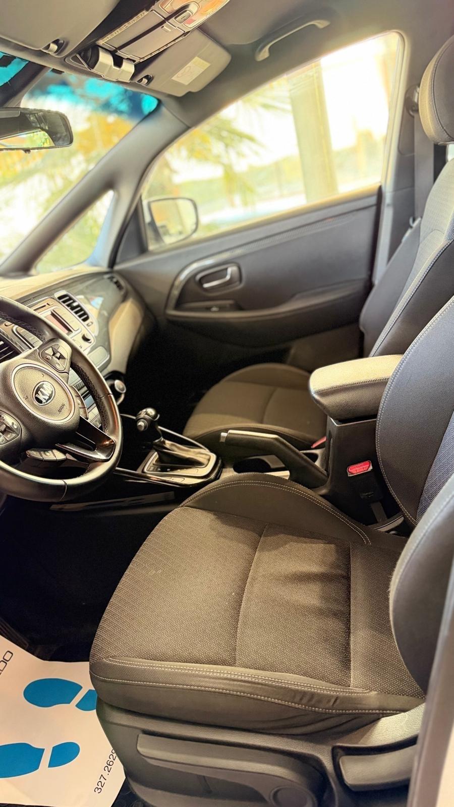 Kia Carens 1.7 CRDi 141 CV DCT Platinum