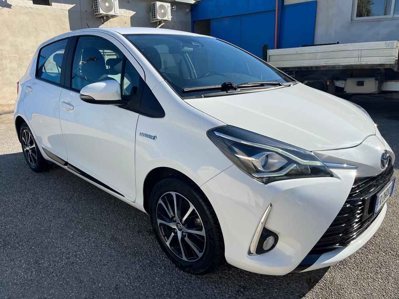 Toyota yaris 5p-1.5 hybrid -c.aut- km 87000-2018