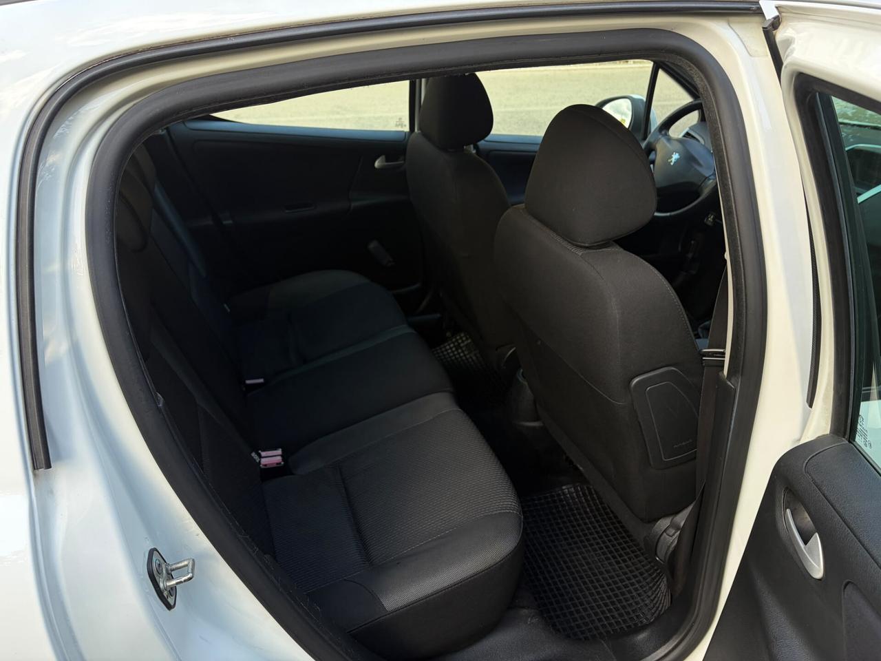 Peugeot 207 1.4 HDi 70CV 5p. Energie