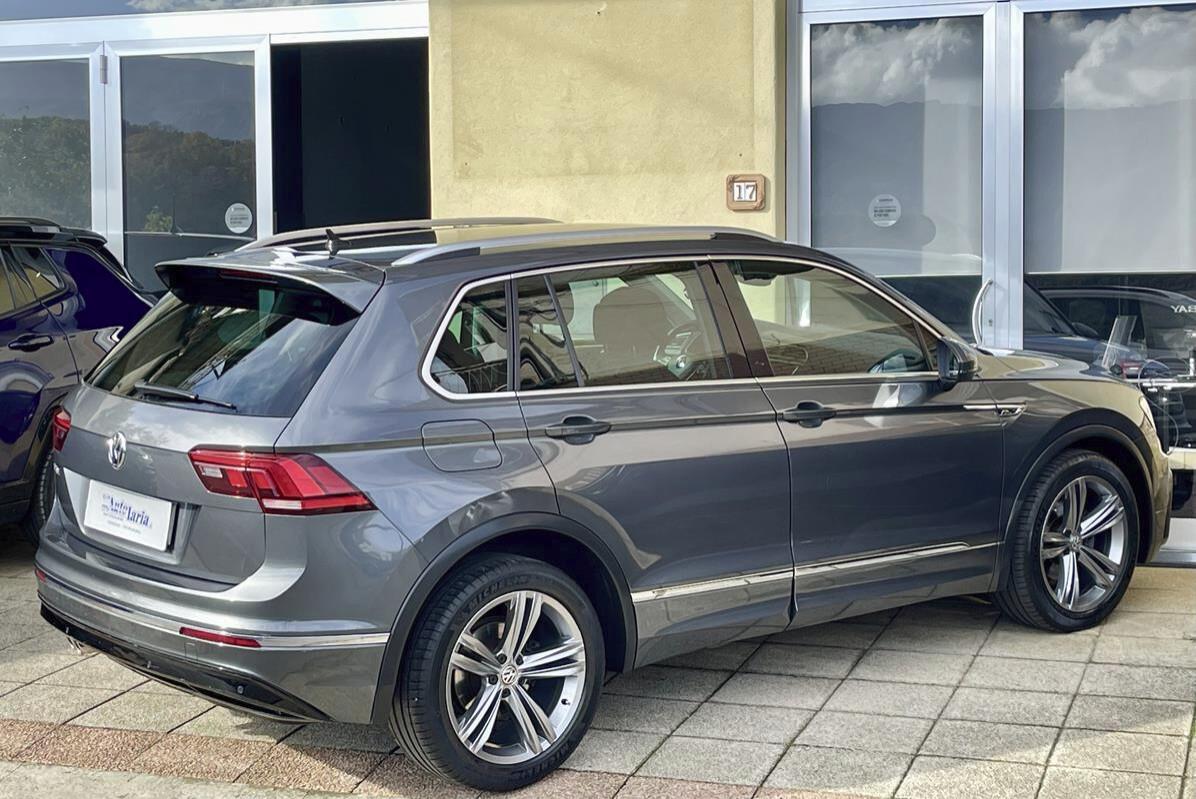 Volkswagen Tiguan 1.6 TDI R Line Sport "Cerchi 19 - Fari Full Led Stop a Quadro digitale"