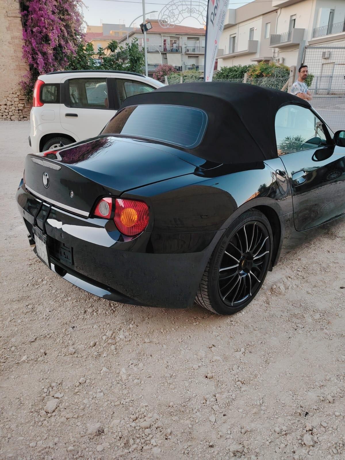 Bmw Z4 2.2i cat Roadster 170 cv anno 2005