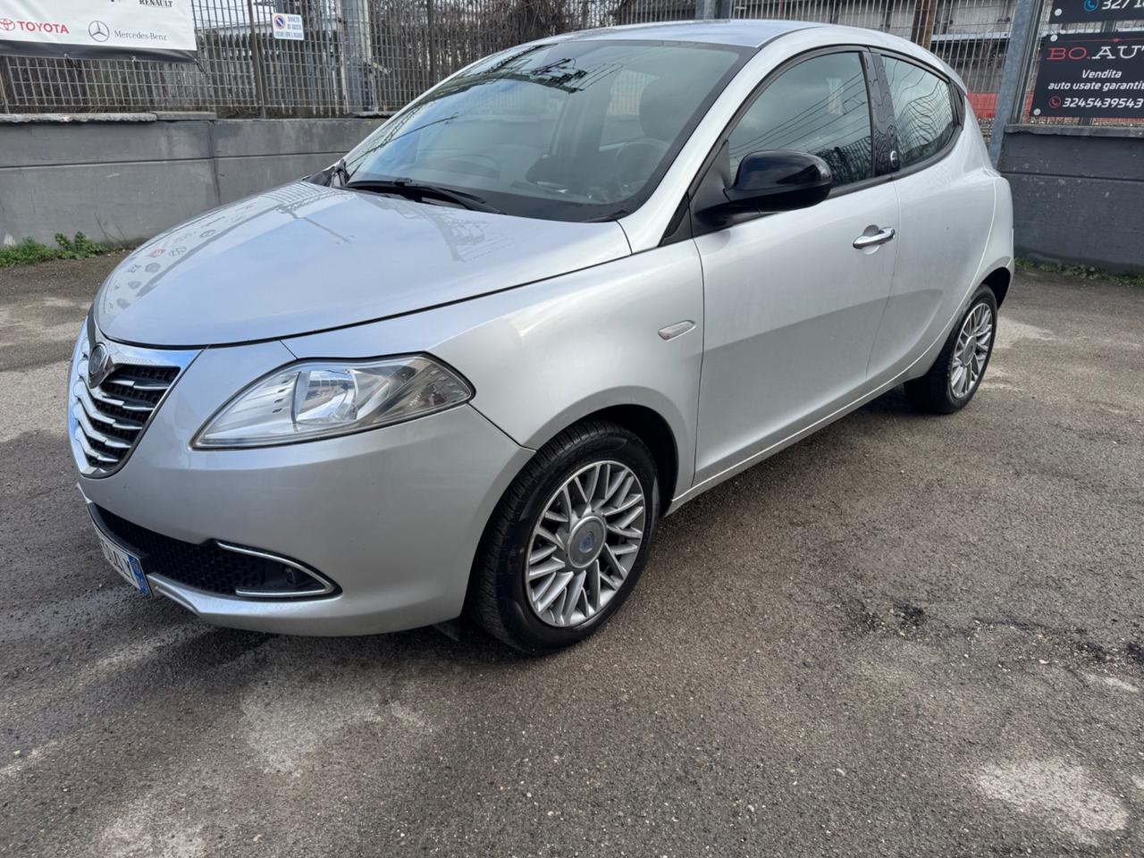 Lancia Ypsilon 1.2 69 CV 5 porte GPL Ecochic Silver