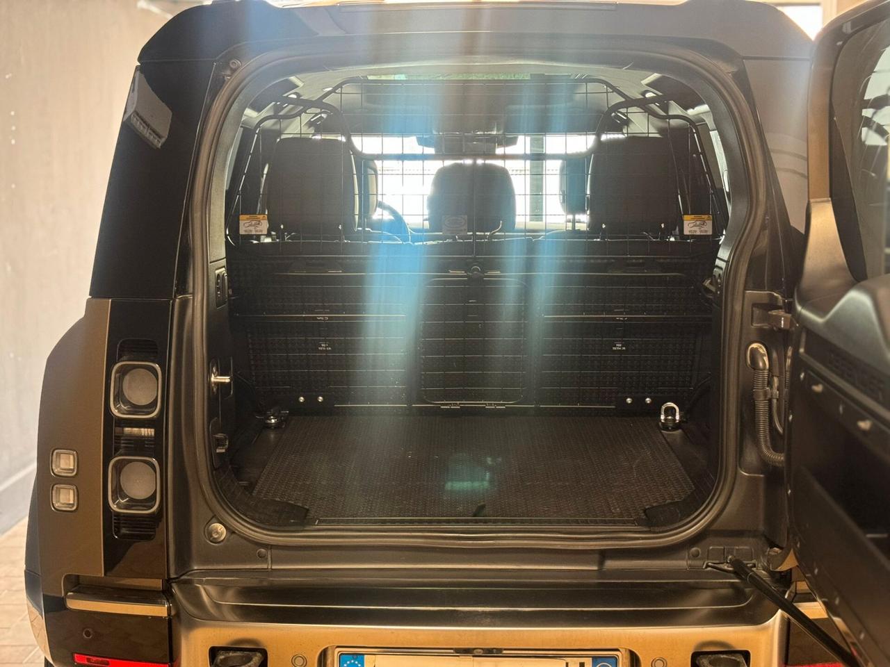 Land Rover Defender 110 3.0D I6 200 CV AWD Auto X-Dynamic S