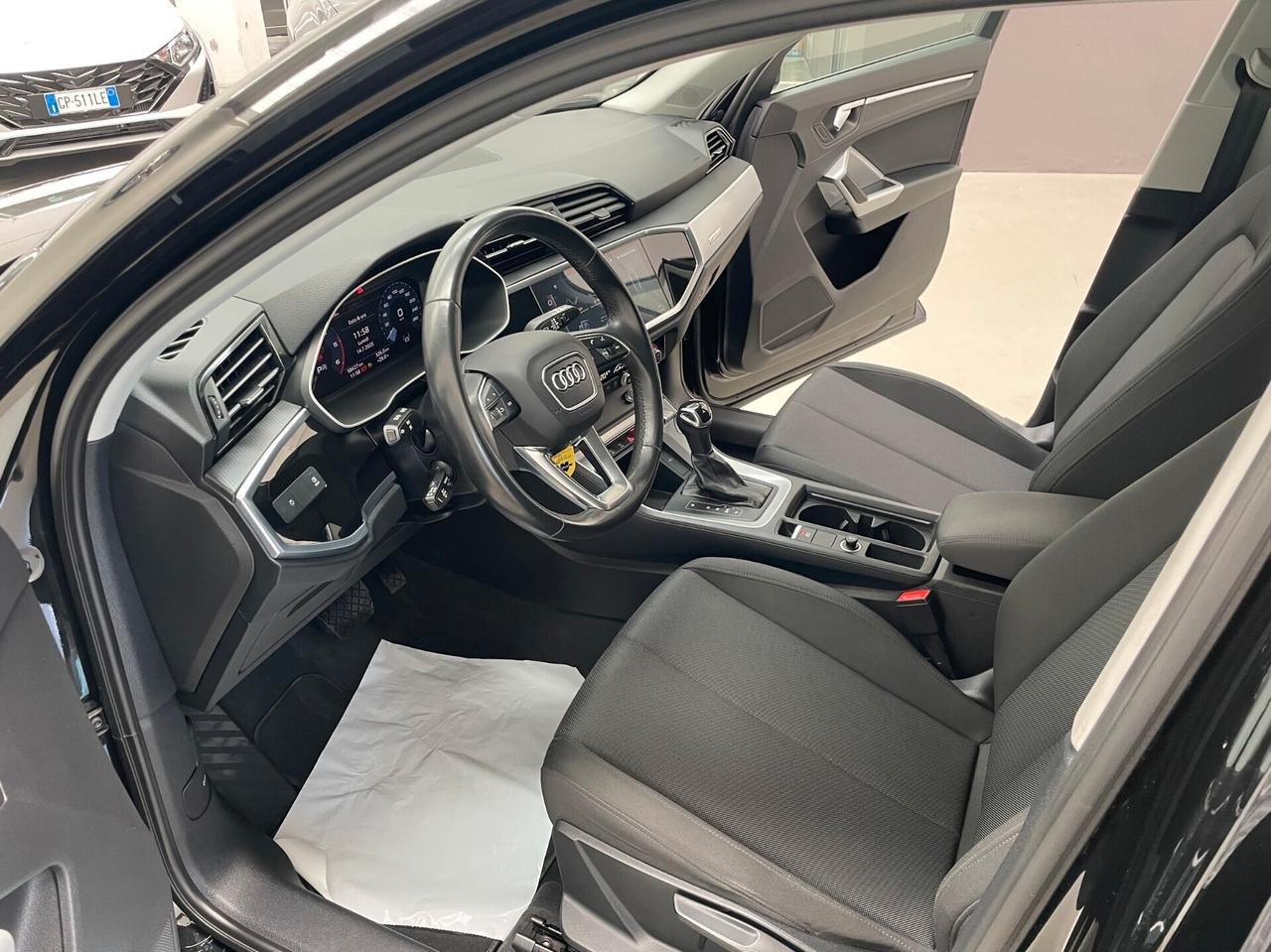 Audi Q3 2.0 150CV 35 TDI S tronic Business Advanced
