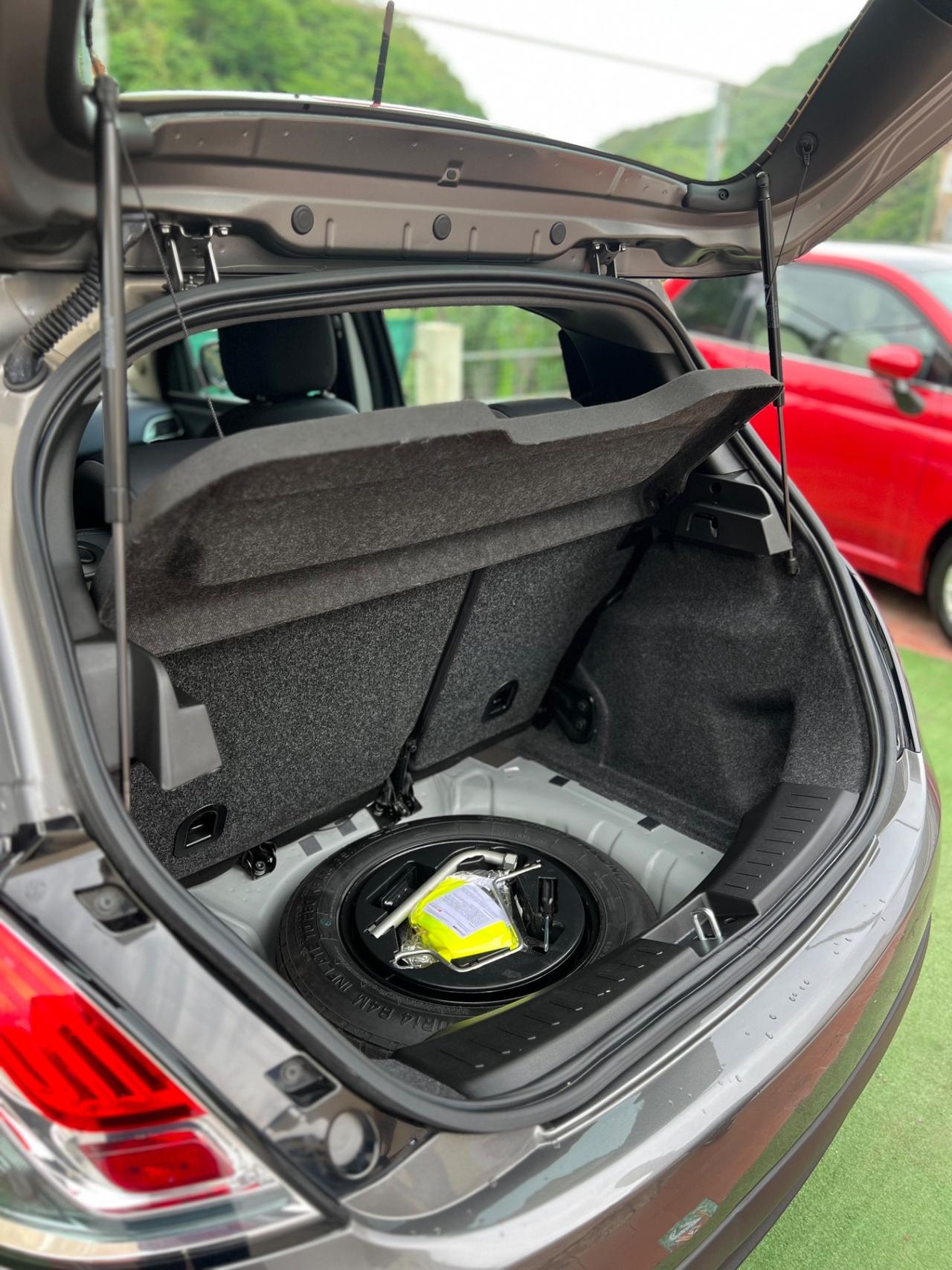 Lancia Ypsilon 1.0 FireFly 5 porte S&S Hybrid 4.000 Km