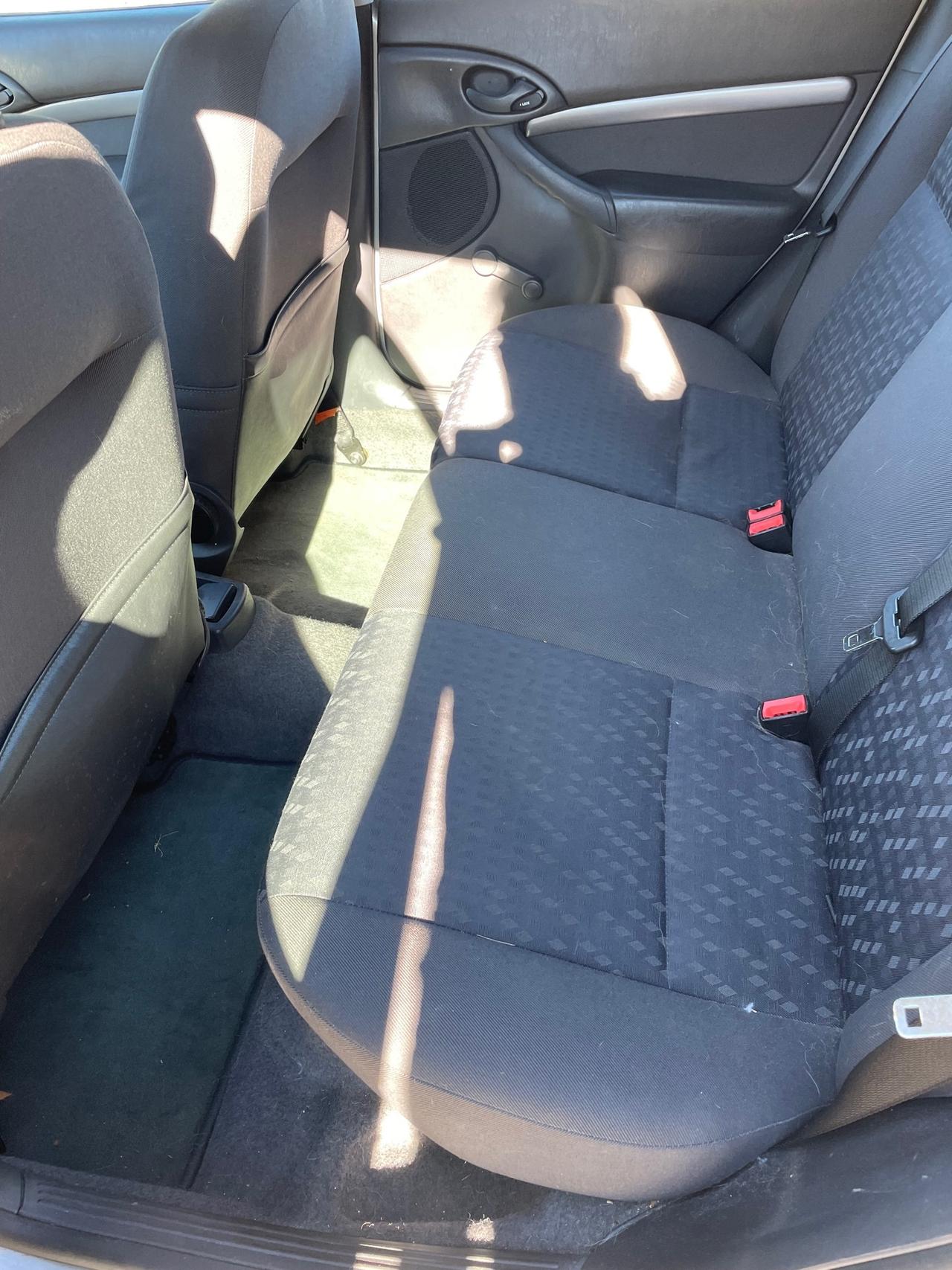 Ford Focus 1.6i 16V cat 5p. Ghia