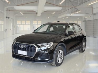AUDI Q3 40 TDI quattro S tronic Business