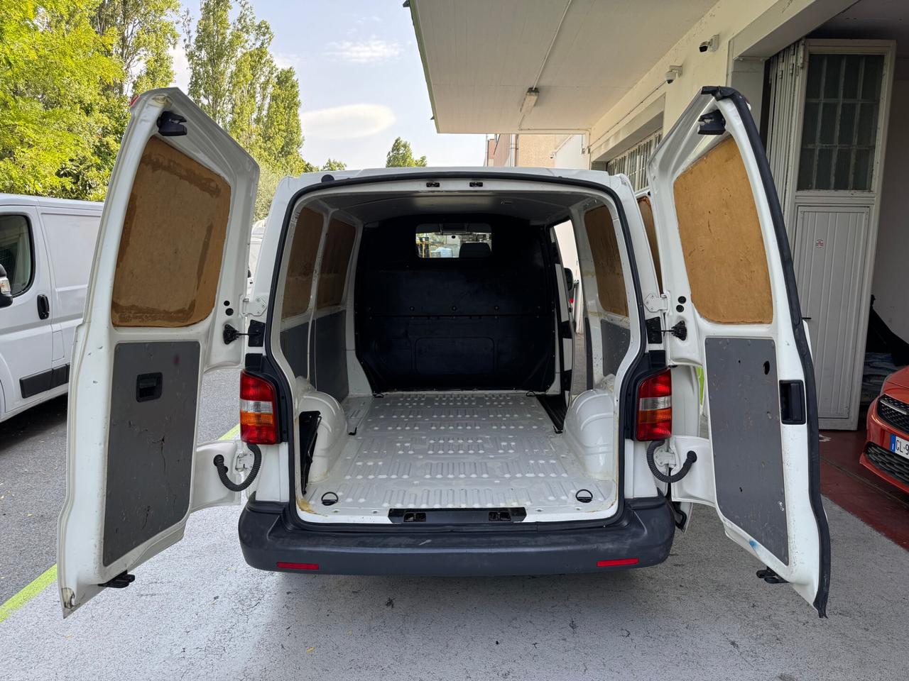 Volkswagen Transporter T5 1.9 TDI GARANZIA 24 MESI