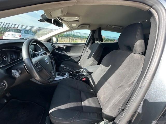 Volvo V40 D2 1.6 Momentum OK NEOPATENTATI
