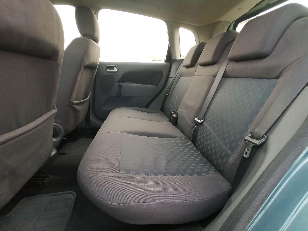 Ford Fiesta 1.4 16V 5p. Ghia