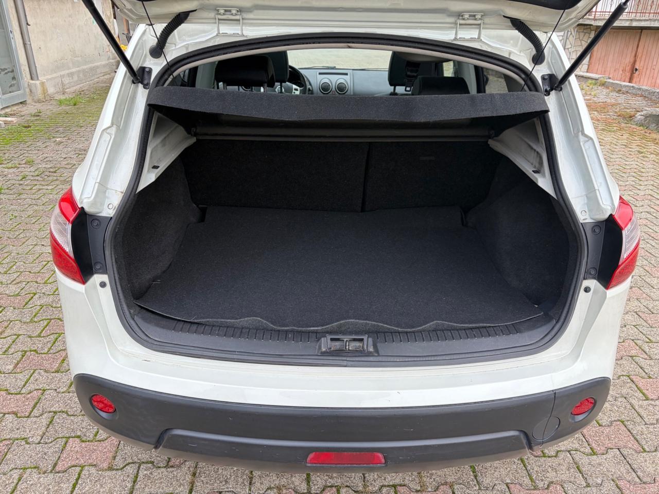 Nissan Qashqai 1.6 GPL Eco n-tec