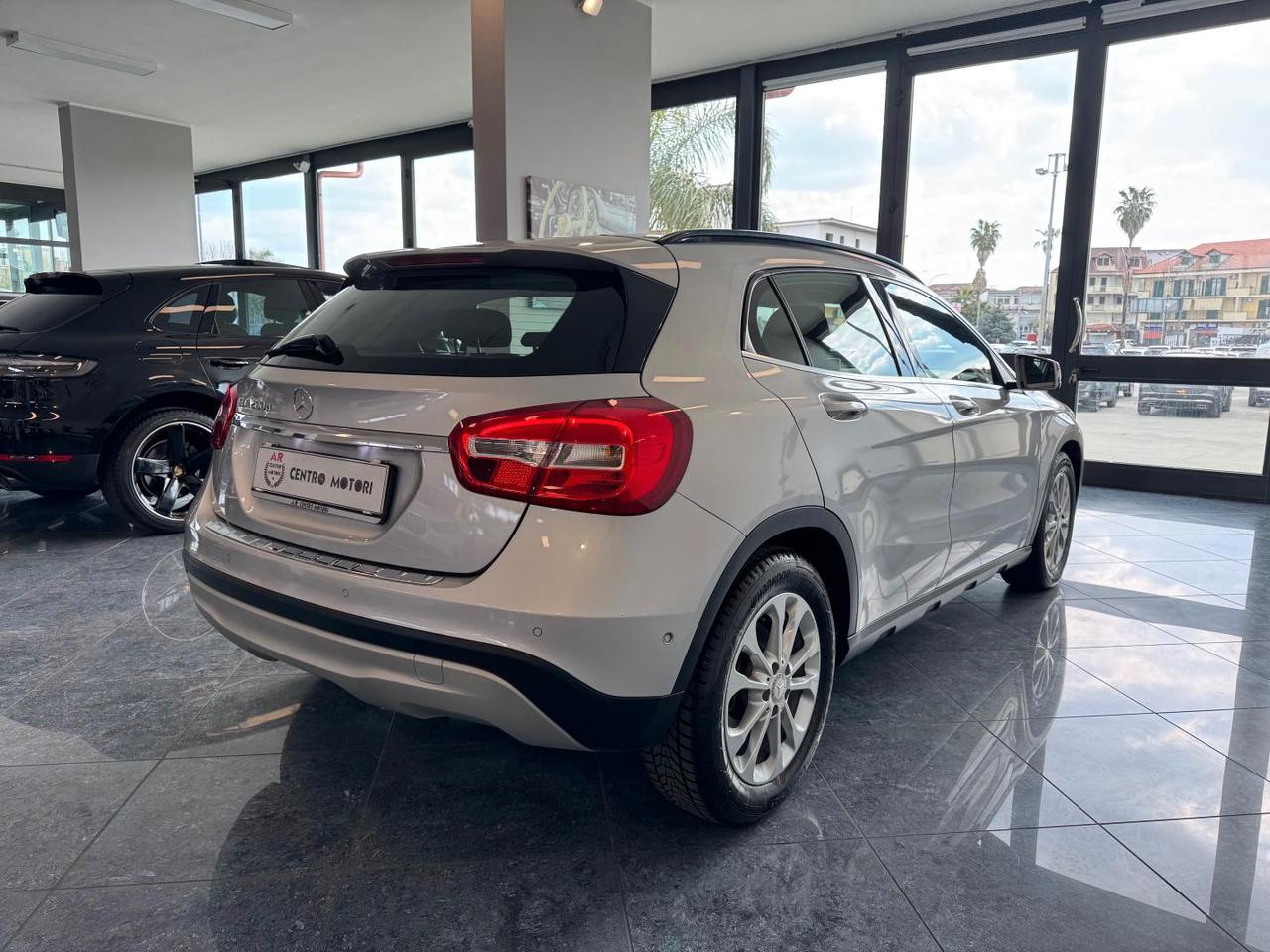 Mercedes-Benz GLA 200 d Sport Navi Pelle Pdc Retrocamera Uniprop