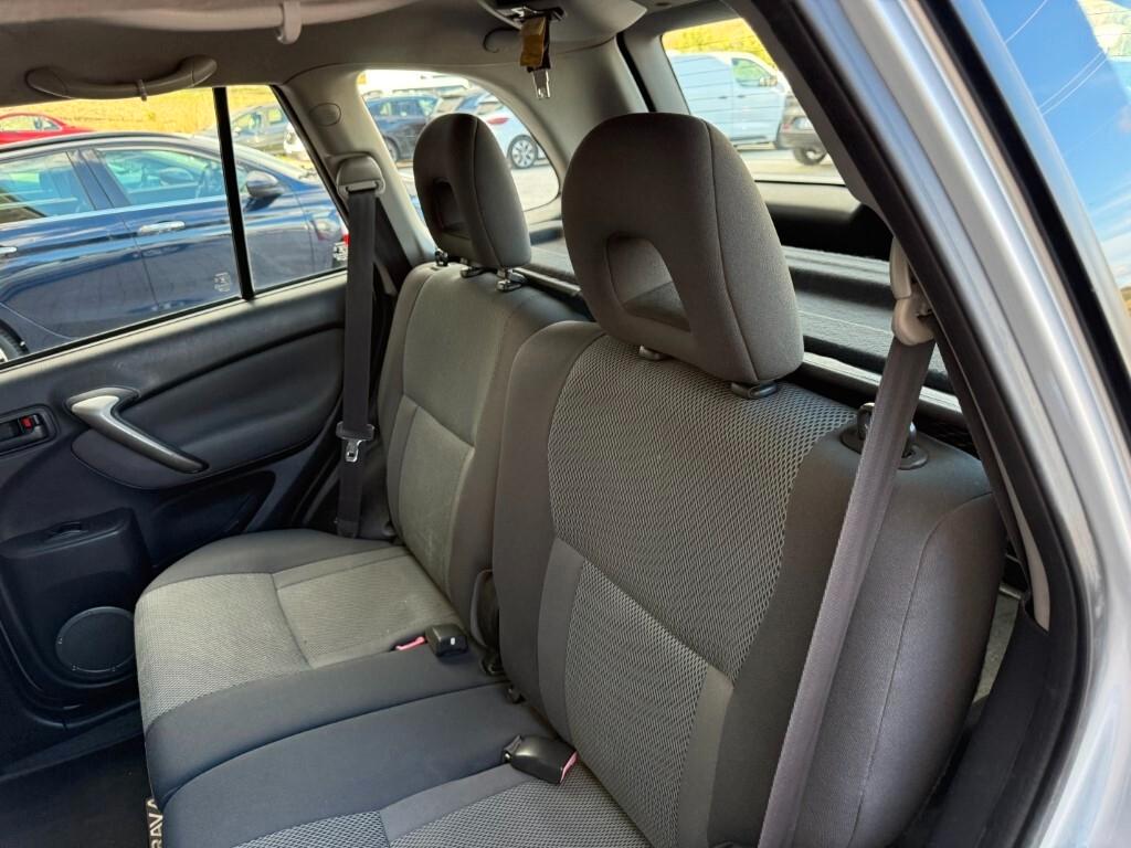 Toyota Rav4 4x4 2.0 D-4d 16v 5p Sol