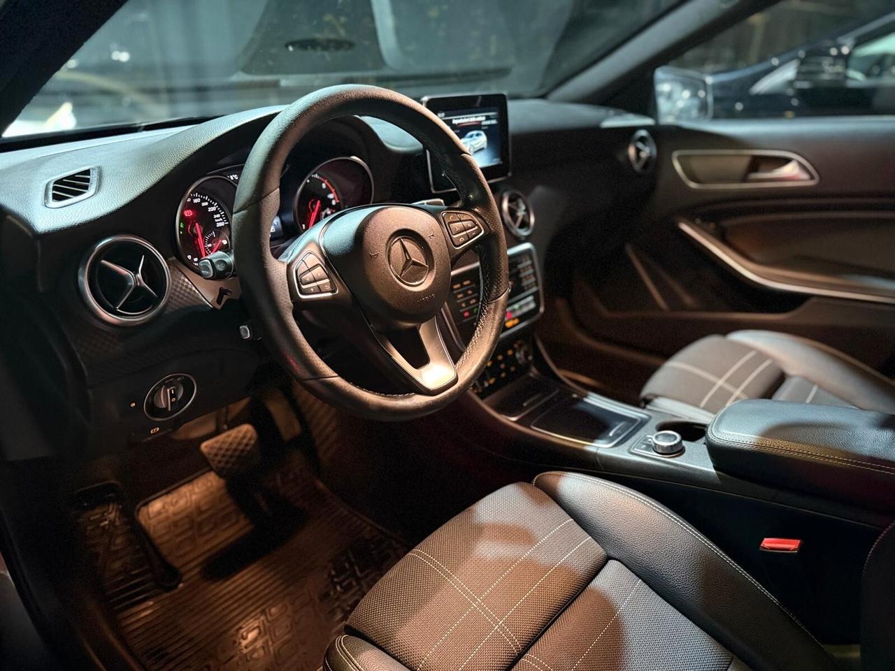 Mercedes-benz A 200 d Automatic 4Matic Premium UNICO PROPRIETARIO